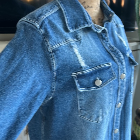 Love Tree Denim long sleeve button down distressed raw hem tunic shirt - Picture 3 of 16